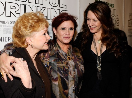 Carrie Fisher Dog Gary Shares Some Puppy Love With Auntie Joely Fisher